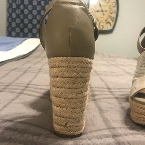 Khaki wedges - size 8.5 - Picture 3 of 3